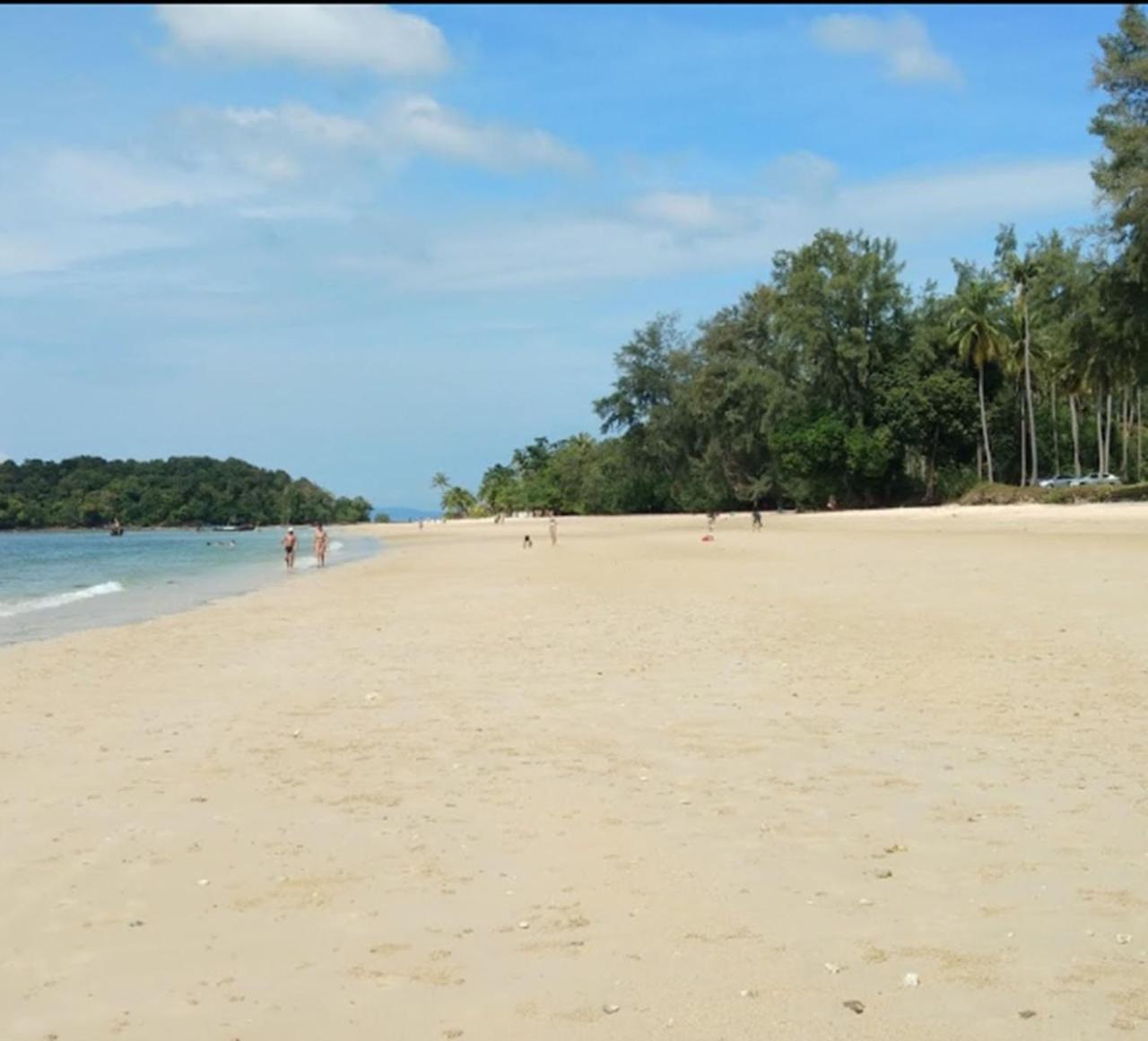 The Beach At Klong Muang Krabi town Exteriör bild